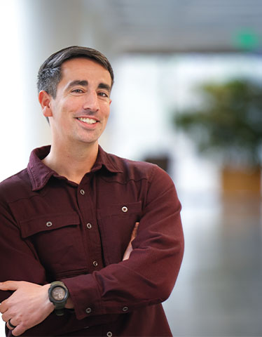 Portrait of Iain Turnbull, a student in the Global Executive MBA program at The Fuqua School of Business.